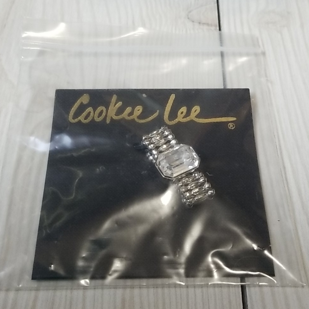 Cookie Lee silver stretch ring with large unique cut gem in the middle NWT - Picture 6 of 6